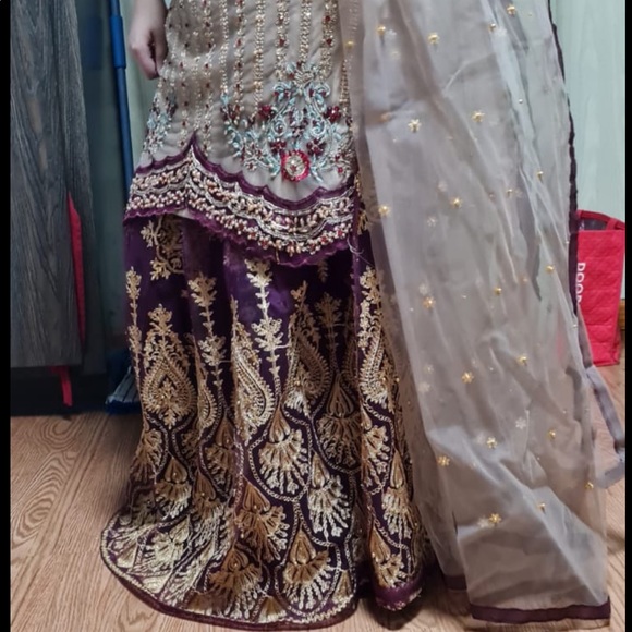 Indian Lehenga Purple with gold with beautiful full decor top. Wedding suit - Picture 3 of 6